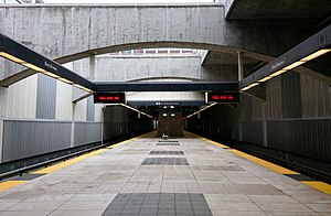 San Bruno BART-Plattform, August 2015.jpg