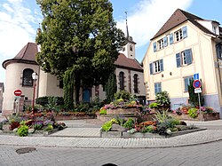 L'église à l'angle des rues