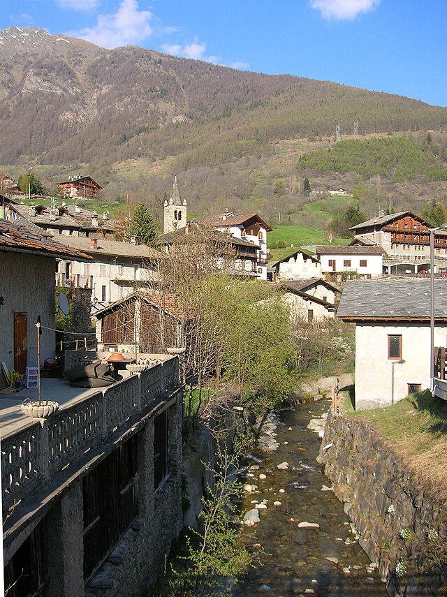 Scorcio di Étroubles nei pressi della biblioteca