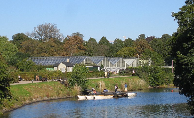 File:Slottsträdgården, Malmö.jpg