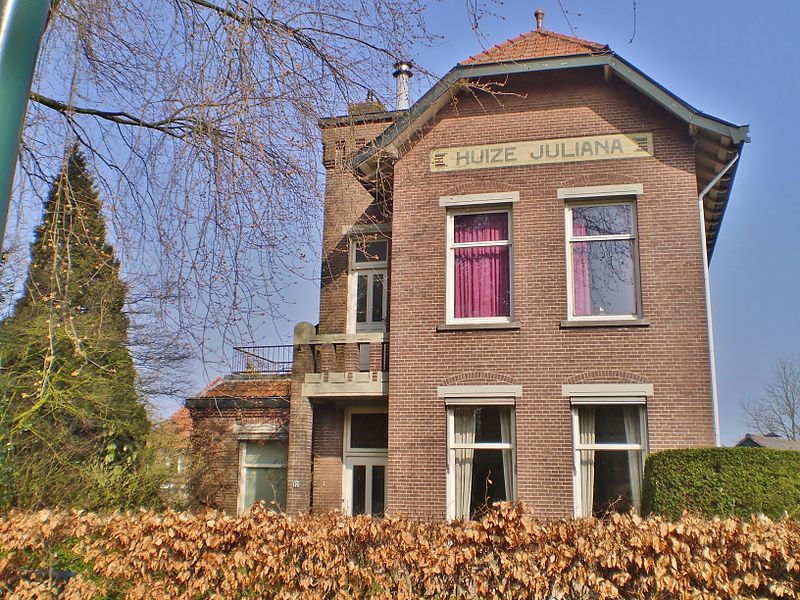 File:Soest Steenhoffstraat 17 huize Juliana.JPG