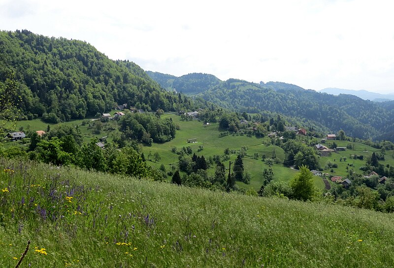 File:Spodnje Palovce Slovenia.jpg