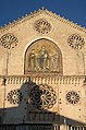 Cristo Pantocrator no mosaico da fachada da Catedral de Spoleto.