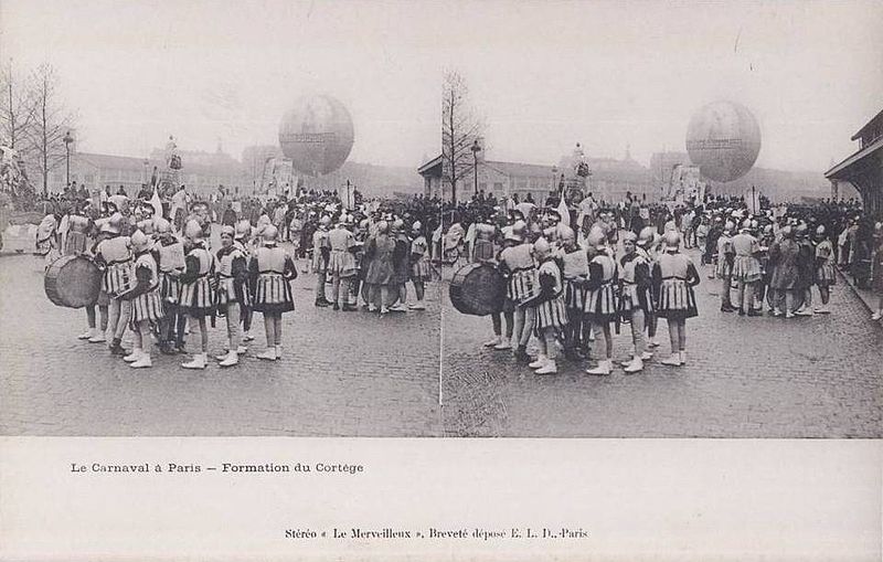 File:Stéréo MC - Formation du Cortège.jpg