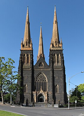 Catedral de São Patrício, Melbourne, Austrália, 1858–97, no estilo neogótico.