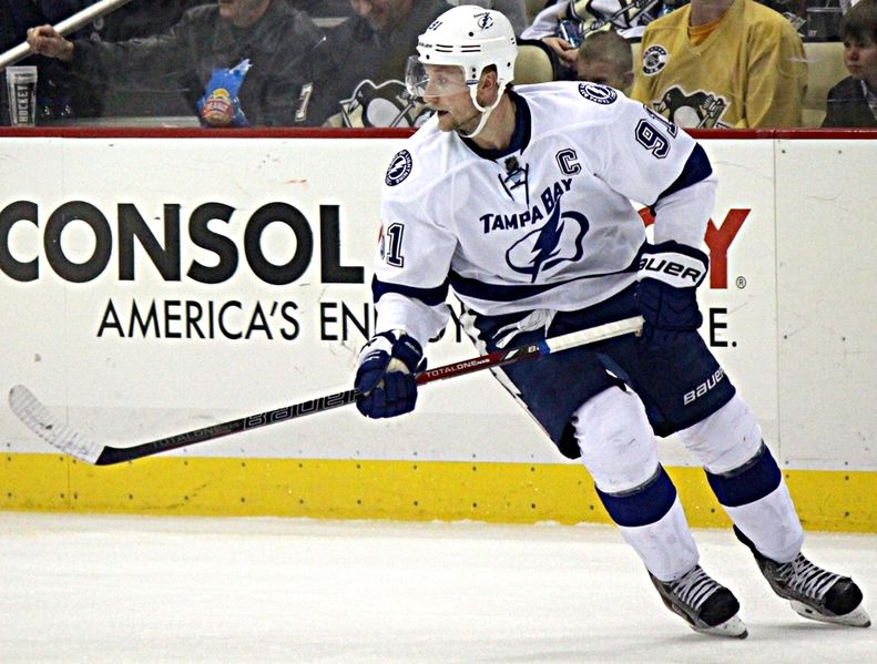 File:Steven Stamkos 2014-03-22.JPG