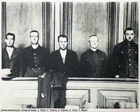 Майер (первый справа) во время 2-го штуттгофского процесса
