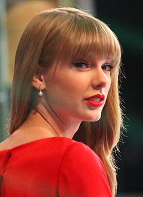 Swift no Good Morning America para o lançamento do álbum Red (2012)