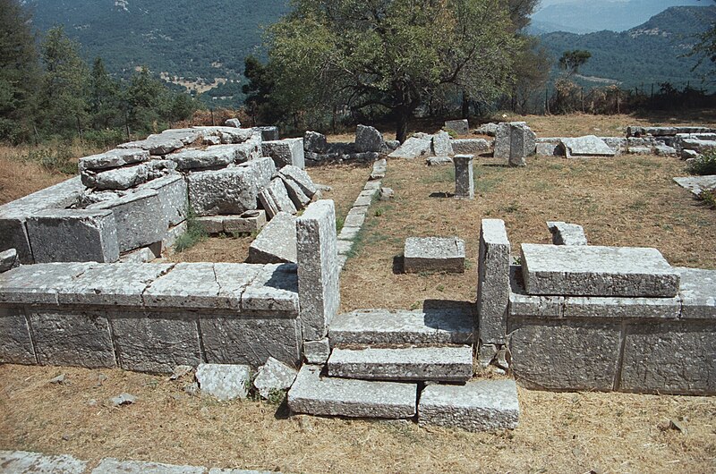 File:Temple of Despoina, orthostates and cella, Lyko10.jpg