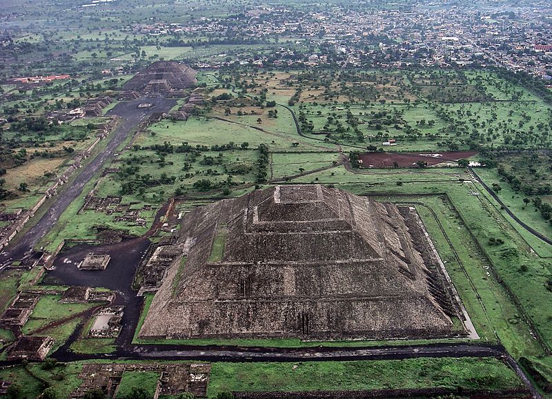 File:Teotihuacán 2012-09-28 00-07-11.jpg