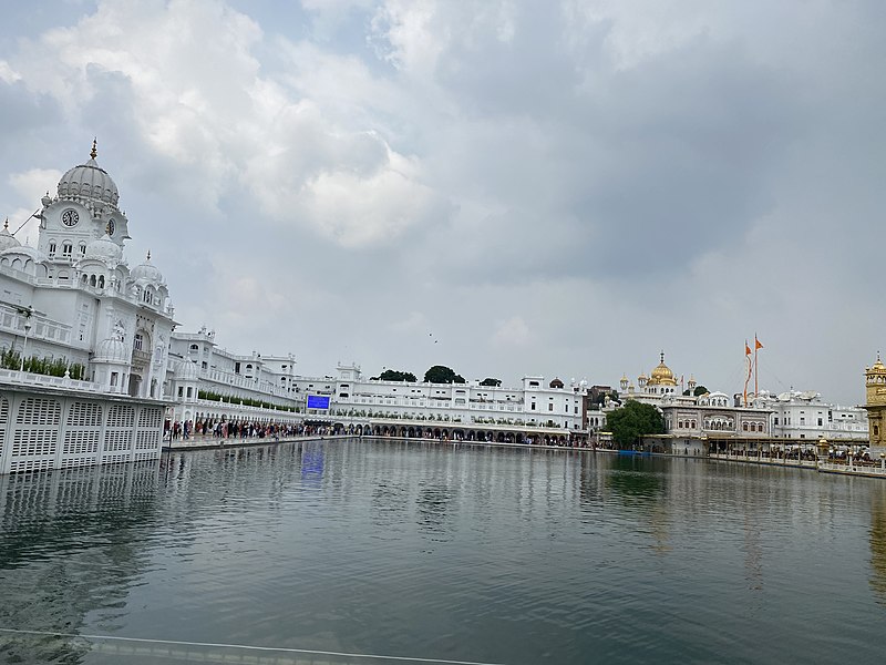 File:The Golden Temple Amritsar and surroundings vrtmrgmpksk (142).jpg