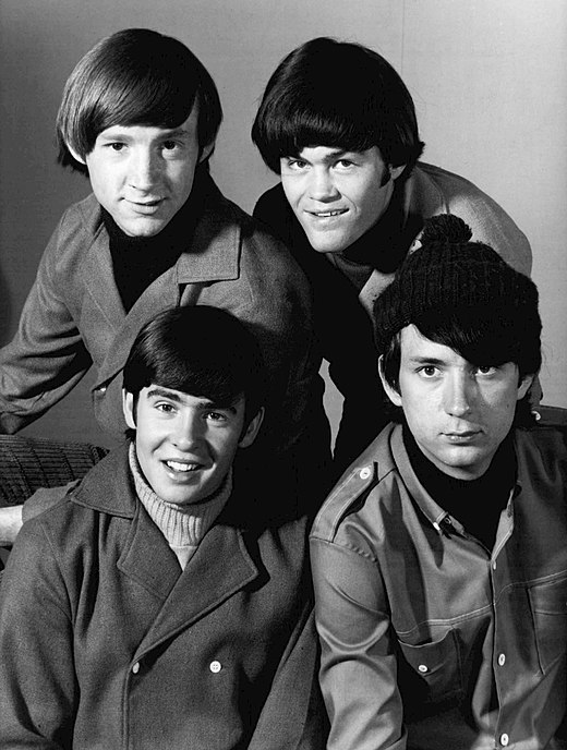 The Monkees, Micky Dolenz rechtsboven