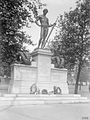 Machine Gun Corps Memorial before the Second World War, in its original position