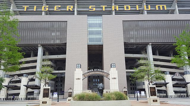 Description de l'image Tiger Stadium (LSU) Champions Plaza-Mike the Tiger.jpg.