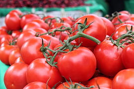 Tomates grappes au marché de Sorgues.jpg