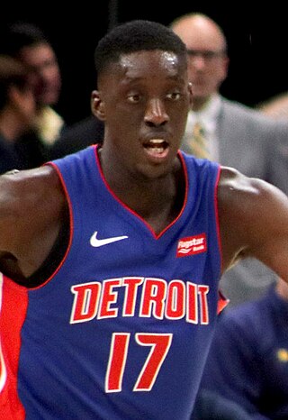 <span class="mw-page-title-main">Tony Snell (basketball)</span> American basketball player