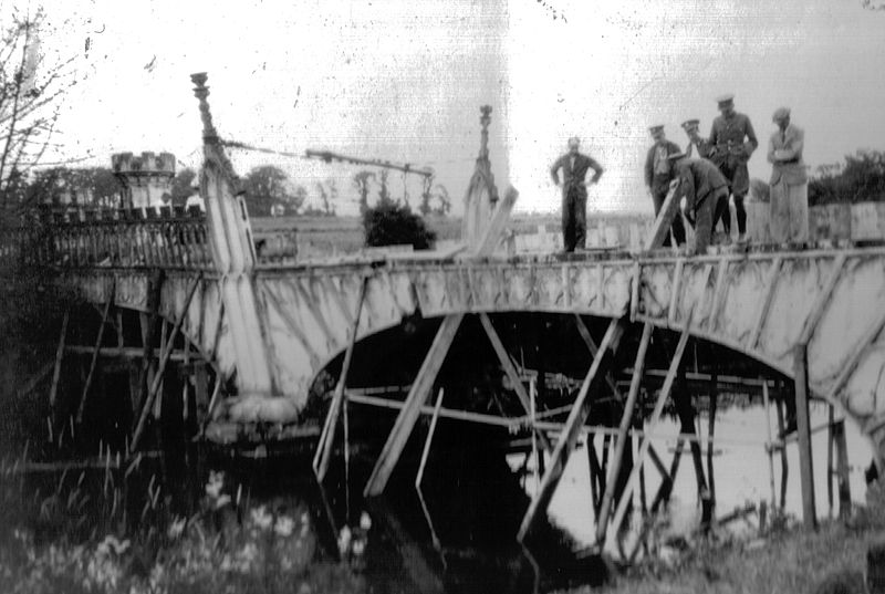 File:Tournament bridge Eglinton collapse 2.jpg