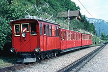 Zug auf dem alten Abstellgleis des Bahnhofs Montreux-Les Planches.