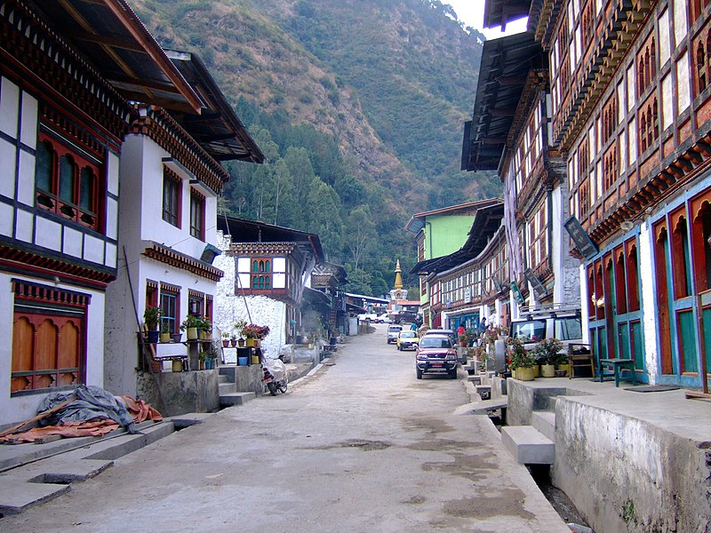 File:Trashigang town-Bhutan-2008-01-02.jpg