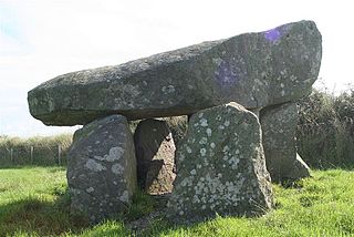 <span class="mw-page-title-main">Tŷ Newydd Burial Chamber</span> Neolithic dolmen in Wales