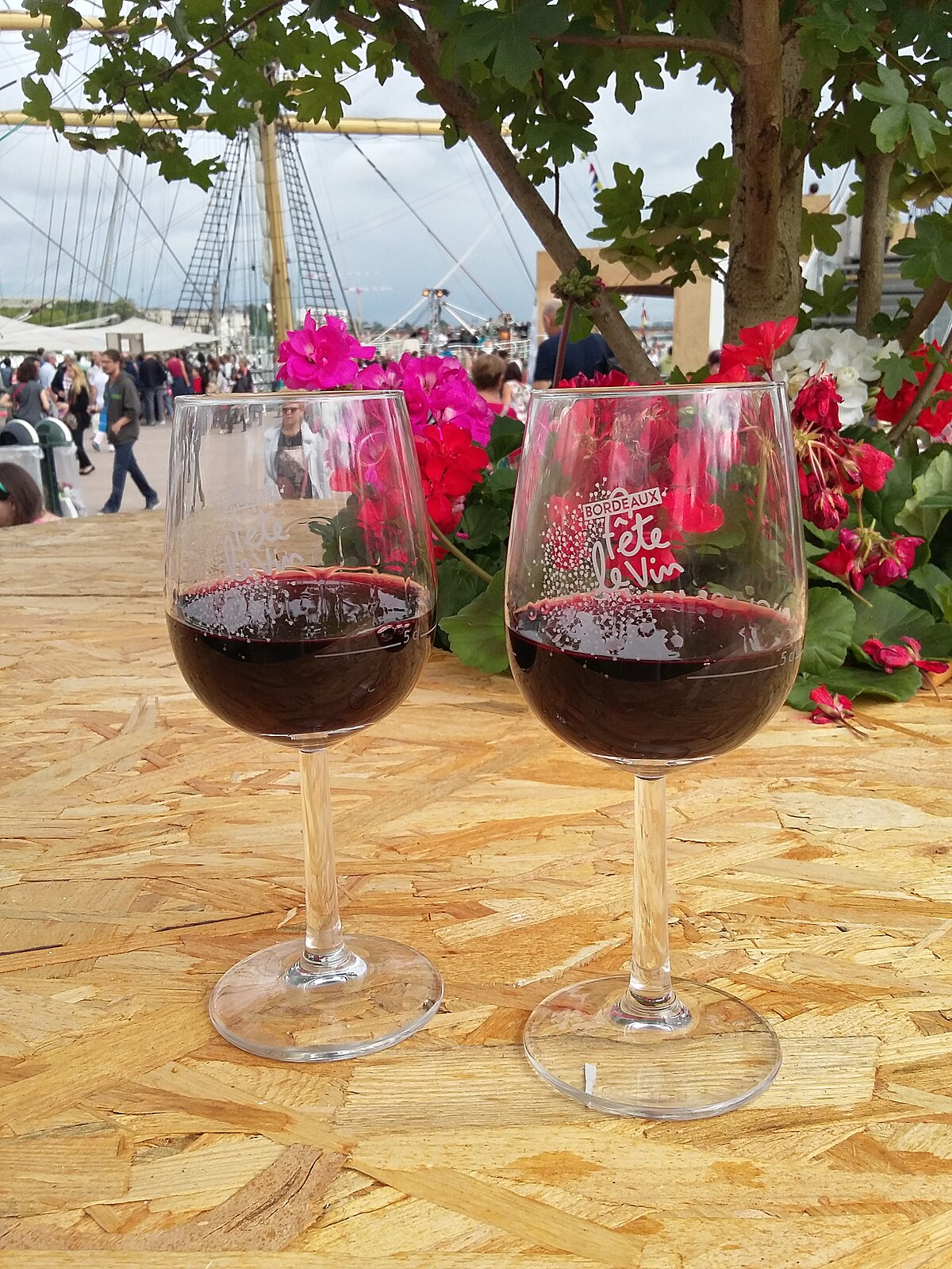 Bordeaux fête le vin — Wikipédia