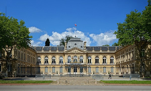 Image: Versailles prefecture yvelines (cropped)