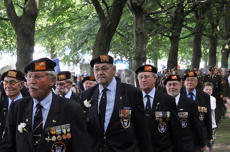 File:Veteranendag 2010 Den Haag (4735594039).jpg