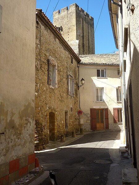 File:Vieux village Entraigues sur la Sorgue.JPG