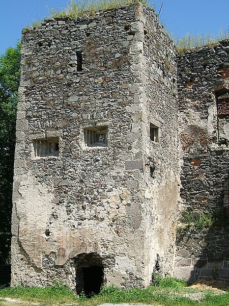 File:Viglas - tower inside - panoramio.jpg