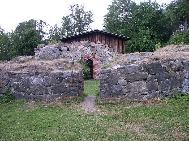 File:Vihti old church ruin 2 AB.jpg