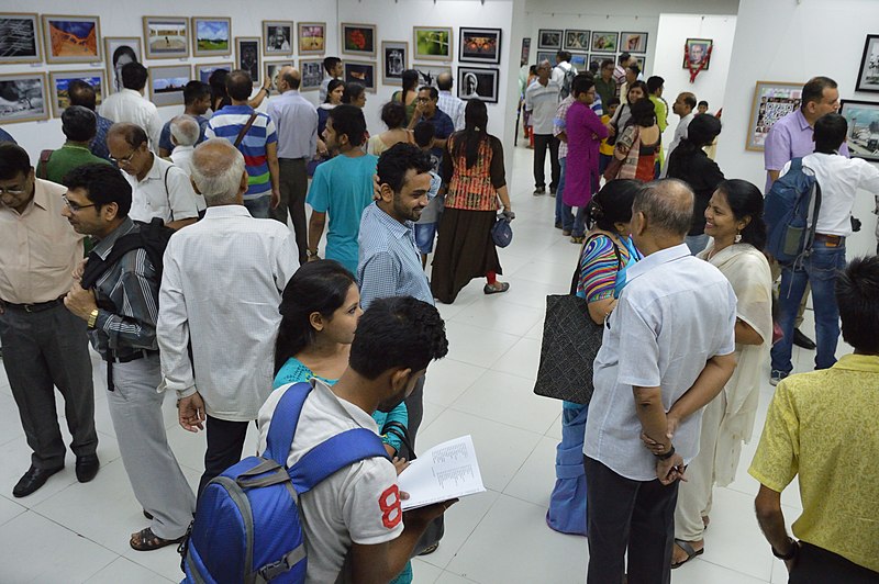 File:Visitors At Inaugural Day - 45th PAD Group Exhibition - Kolkata 2019-06-01 1583.JPG