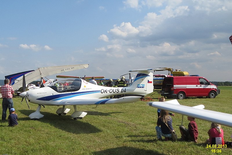 File:Vysokov Air Day (11206312703).jpg