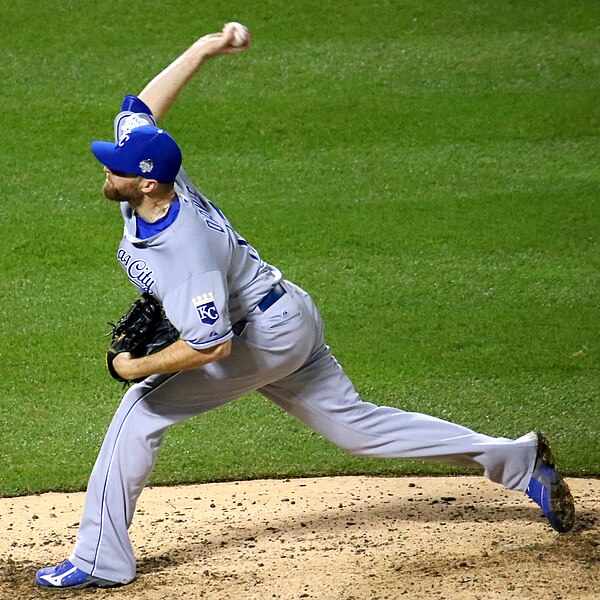 Davis pitching for the Kansas City Royals in the 2015 World Series.