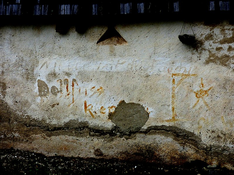 File:Wehrturm NS-Inschrift gegen Dollfuss.jpg