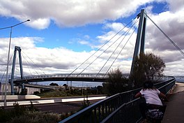 Western Ring road cycle Path bridge at Thomastown near the junction with Hume Freeway.jpg