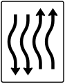 Zeichen 514–14 Verschwenkungs­tafel, kurze Verschwenkung – mit Gegenverkehr – nach links zweistreifig in Fahrtrichtung und zweistreifig in Gegenrichtung