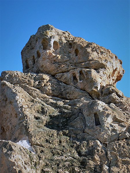 File:Zimovnik Vrelo Trapezoidal niches Bulgaria.jpg