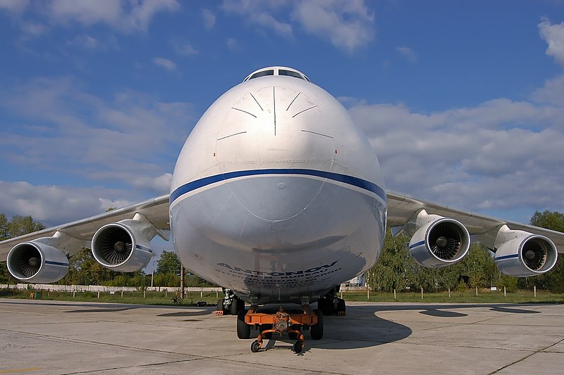 File:Антонов Ан-124 19530501006, Киев - Антонов (Гостомель) RP3348.jpg