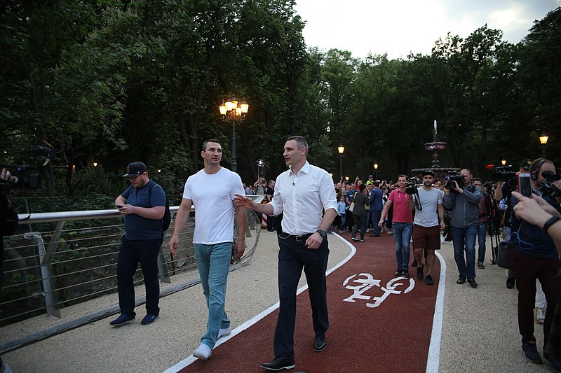 File:Відкриття пішохідно-велосипедного мосту в Києві, 2019, 18.jpg