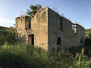 Разрушена куќа