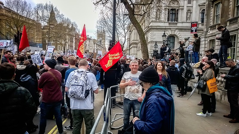 File:-ResignCameron- Back at Downing Street (26306178796).jpg