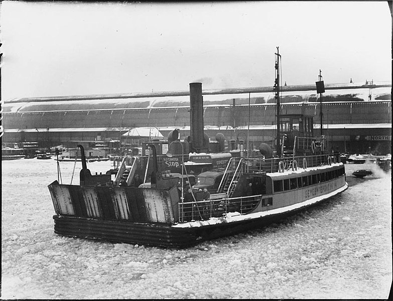 File:03-05-1947 01247 Pont over het IJ (4215807596).jpg