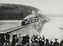 Inauguration de la ligne de chemin de fer Morlaix-Primel au Dourduff-en-Mer le 30 avril 1912 (photographie dont l'auteur est anonyme, Musée de Bretagne).