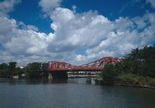 1907 North Avenue Bridge in 1999, looking north from Goose Island 1907 North Avenue Bridge, looking north, Chicago, Illinois.jpg