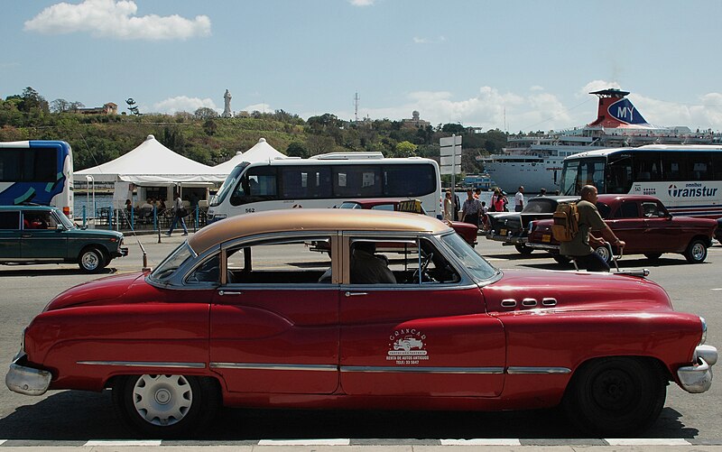 File:1950 Buick Super four door Tourback Sedan (Havana, Jan 2014).jpg