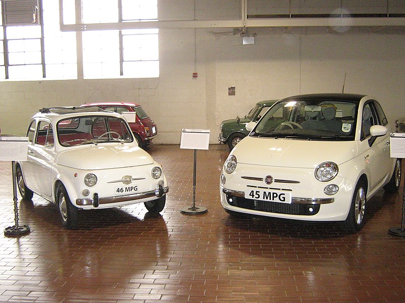 File:1966 Fiat Nuova 500F and 2008 Fiat 500 (3448558714).jpg