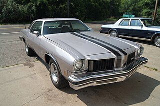 1975 Oldsmobile Cutlass 442 (14516882660)