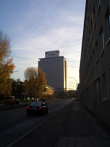 File:2006.11.16 081754 Friedrich-Engelhorn-Haus BASF Ludwigshafen.jpg