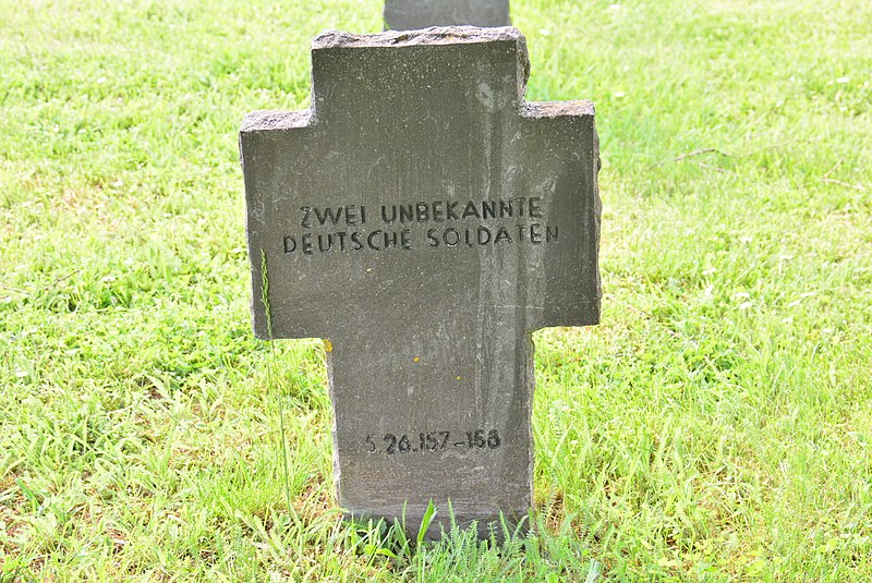 File:2017-05-23 GuentherZ Wien11 Zentralfriedhof Gruppe97 Soldatenfriedhof Wien (Zweiter Weltkrieg) (047).jpg