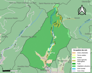 Barevná mapa znázorňující využití půdy.